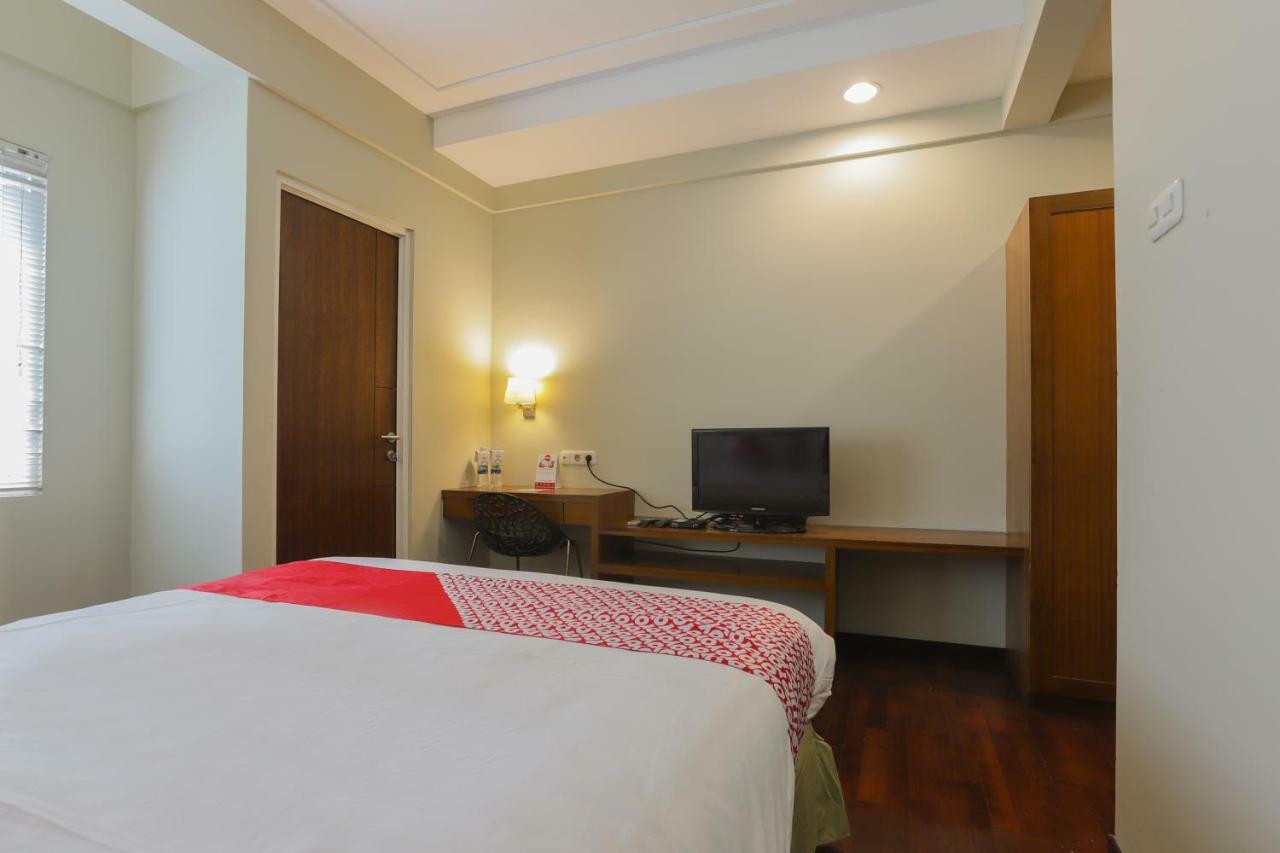 Oyo 651 Casamora Cilandak Syariah Hotel Giacarta Esterno foto